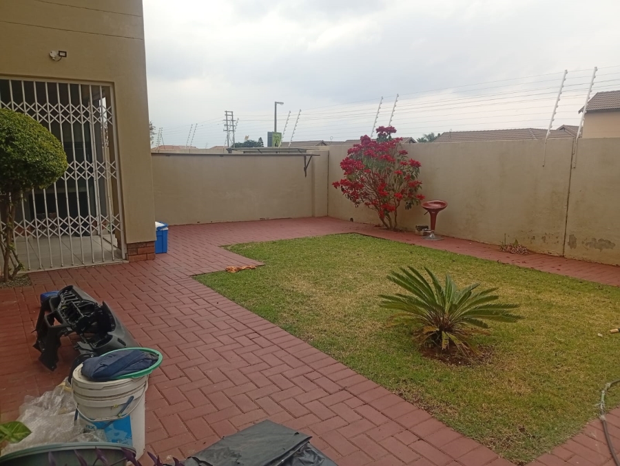 2 Bedroom Property for Sale in Waterval East North West